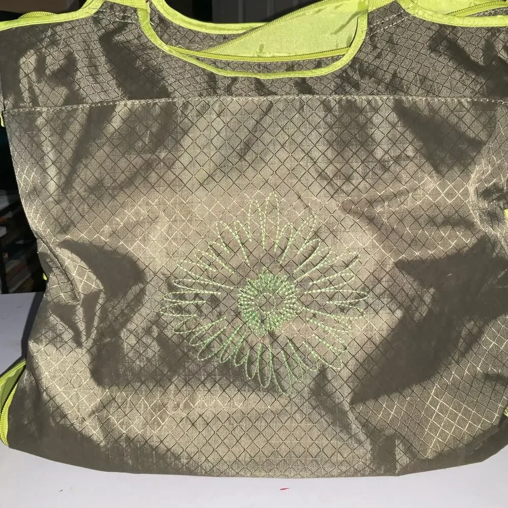 Thirty-One Large Essential Gym Bag/Tote Bag